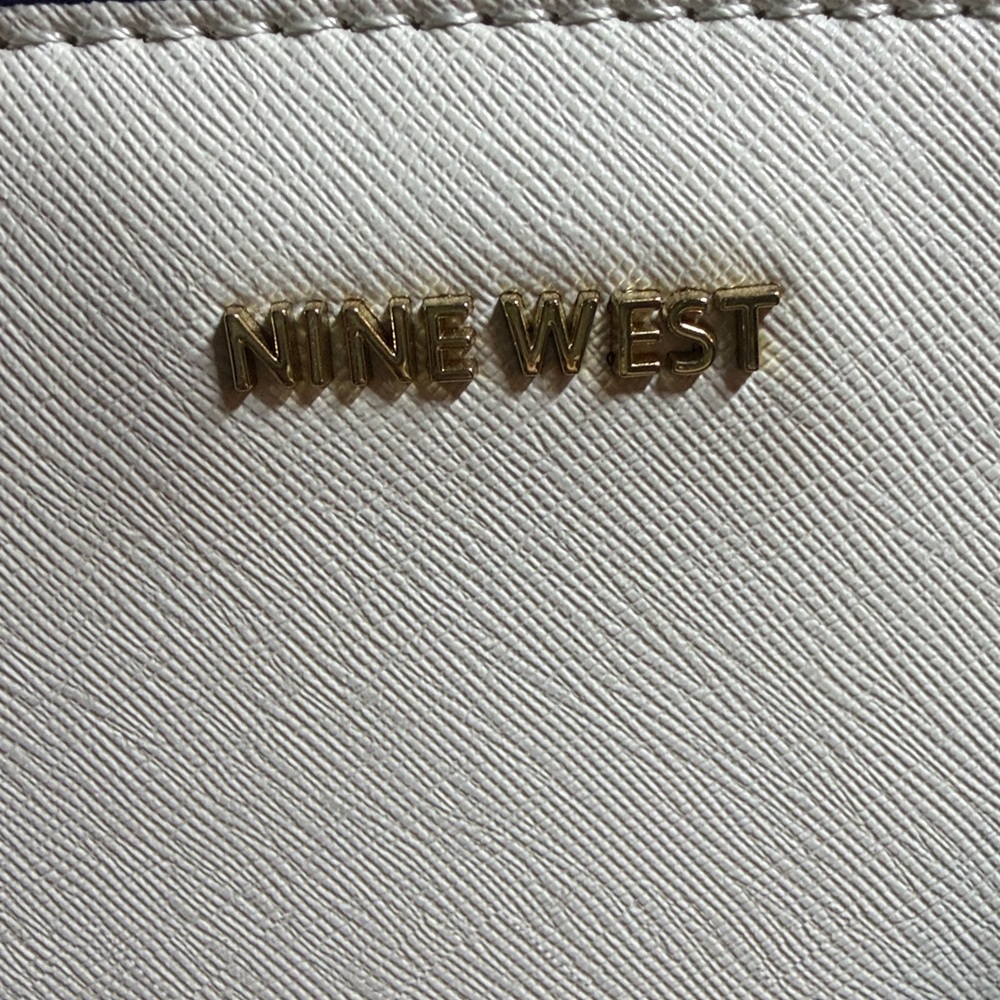 Nine West Elegant Cream Shoulder Bag/Purse - Picture 4 of 9